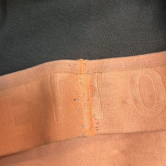 under armour sports bra - Picture 5 of 5